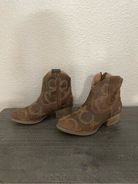 Sterling River Boots Women’s Brown Western Ankle Boots - Classic Cowboy Style